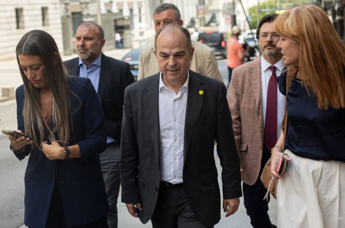 Junts da tiempo a Sánchez para que nombre otro interlocutor, pero le exige "garantías" de que cumplirá los acuerdos
