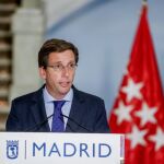 Almeida dice que el "chulángano" Sánchez es "la corrupción"