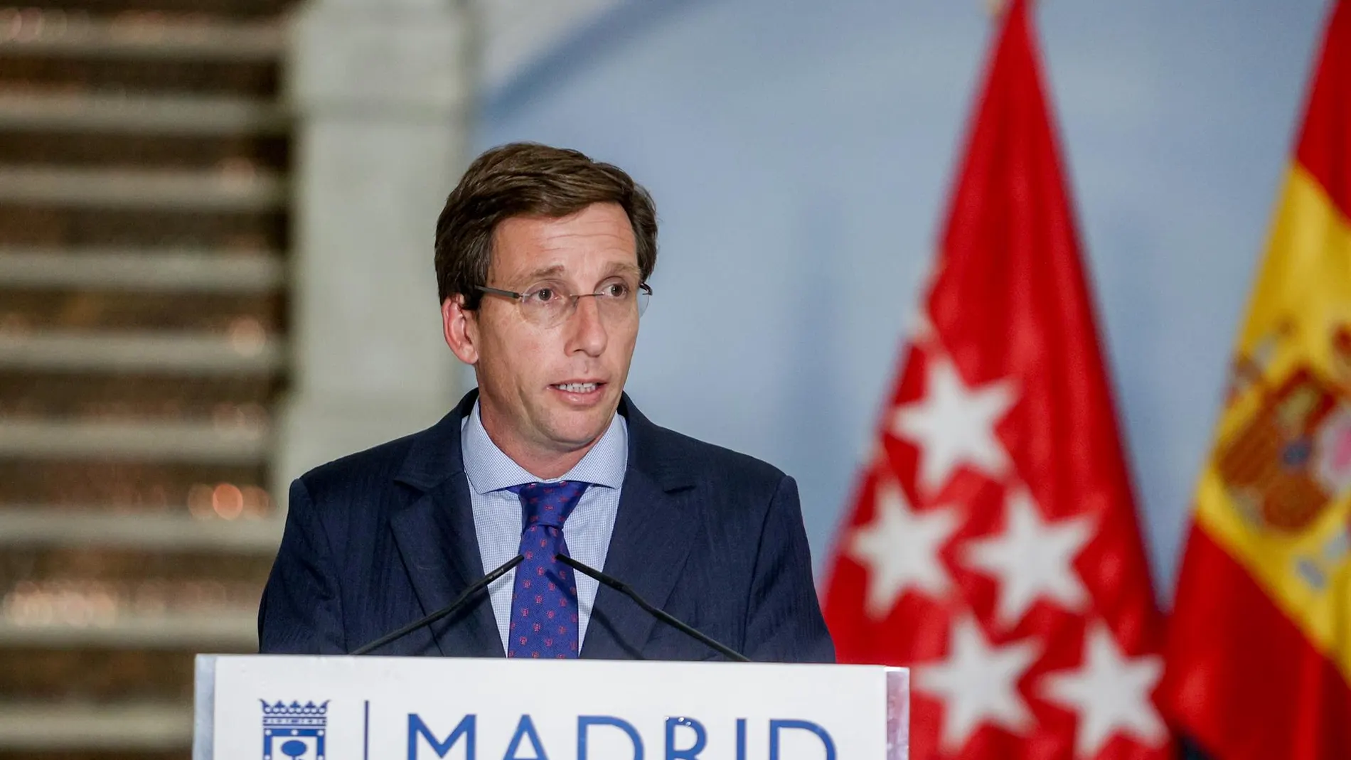 Almeida dice que el "chulángano" Sánchez es "la corrupción"