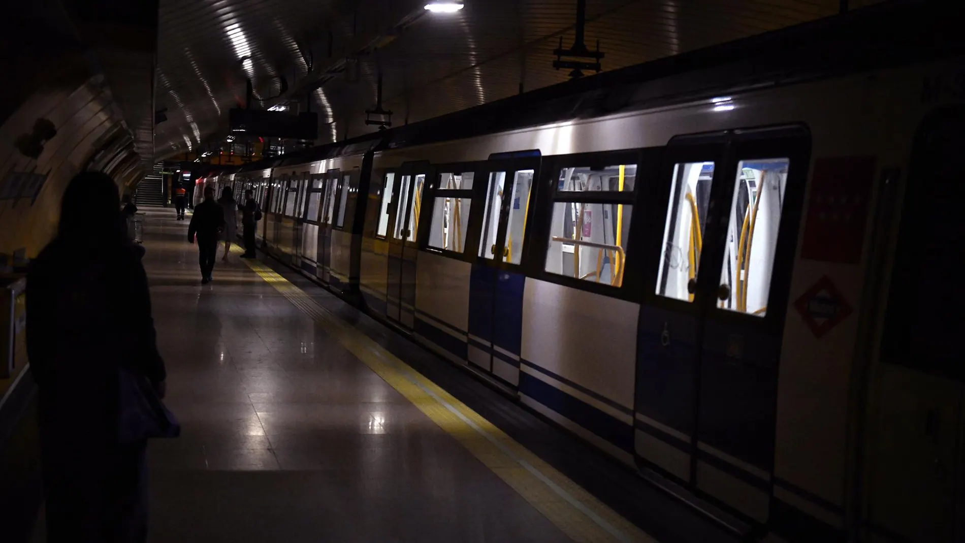 Metro de Madrid compra a Telefónica 60 líneas de telefonía por satélite ante posibles apagones