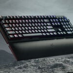 El Razer Huntsman V2 Analog tiene iluminación Chroma RGB