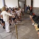 Los más pequeños descubren en Granada la historia de la Tarasca y de los gigantes y cabezudos