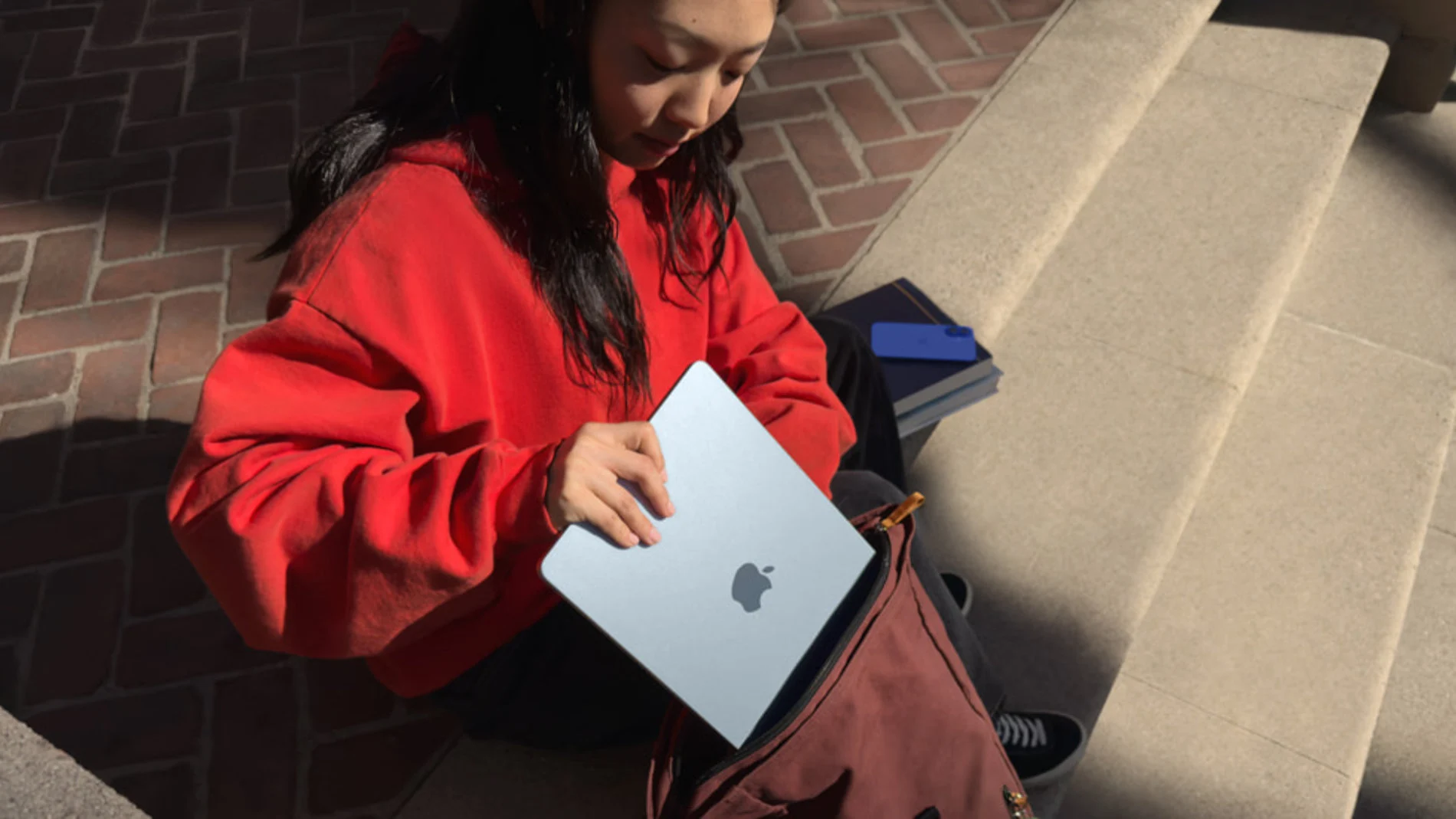 El MacBook Air de 13 pulgadas con chip M4 es compacto y elegante