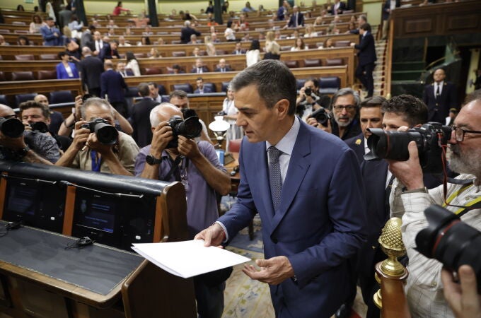Sesión de control al Gobierno en el Congreso de los Diputados. Comparecen el presidente del Gobierno, Pedro Sánchez, María Jesús Montero Cuadrado, Yolanda Díaz, Pilar Alegría, Félix Bolaños, Fernando Grande Marlaska, Luis Planas, Carlos Cuerpo, Mónica García, Pablo Bustinduy, Elma Saiz, Margarita Robles y por el PP, Alberto Nuñez Feijoo y Cuca Gamarra. 