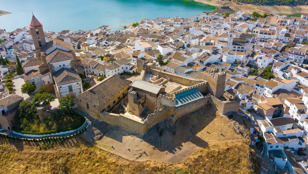 Castillo de Hisn-Ashar (Iznájar)
