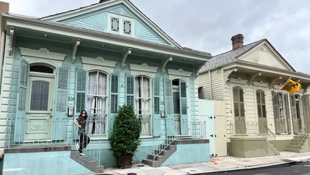 Casas de estilo colonial en el barrio francés de Nueva Orleans