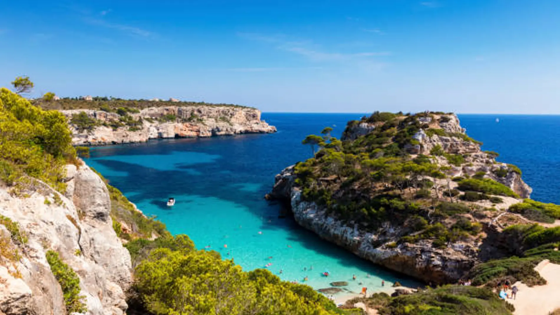 Una española intenta encontrar una playa poco masificada en Mallorca: "Me dan ganas de llorar"