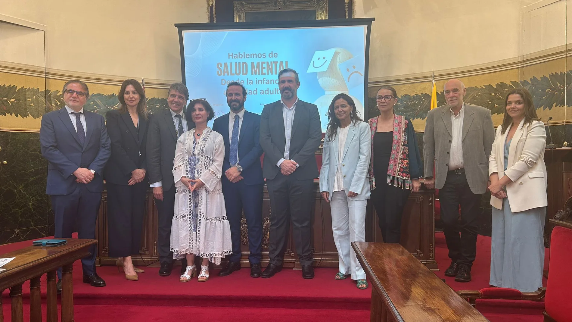 Foto de familia de los asistentes al encuentro, celebrado en Madrid