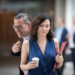 Ayuso informa sobre la Conferencia de Presidentes en el último pleno de la Asamblea antes de verano