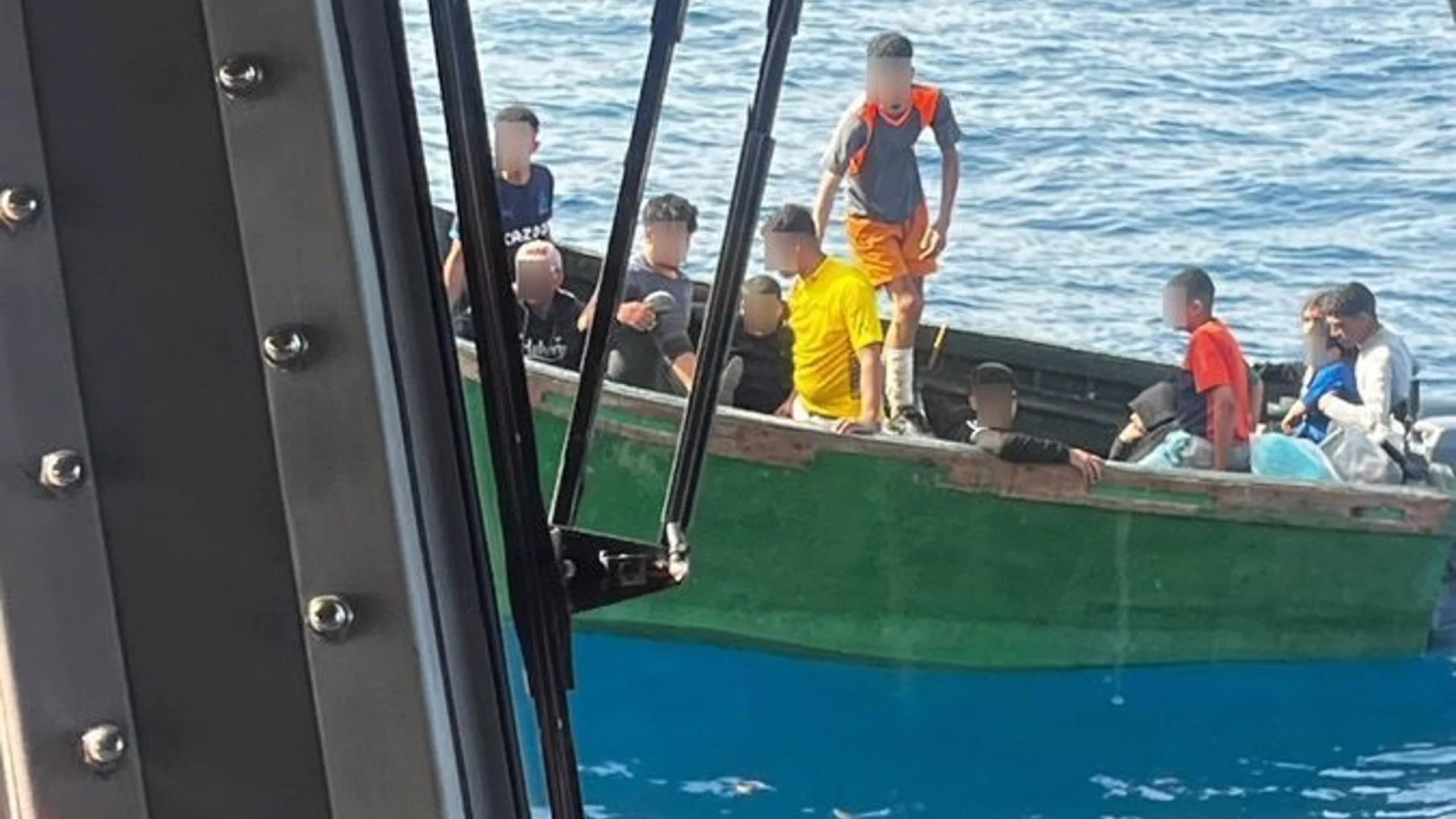 Salvamento rescata a 14 magrebíes de una patera localizada al sur de Gran Canaria
