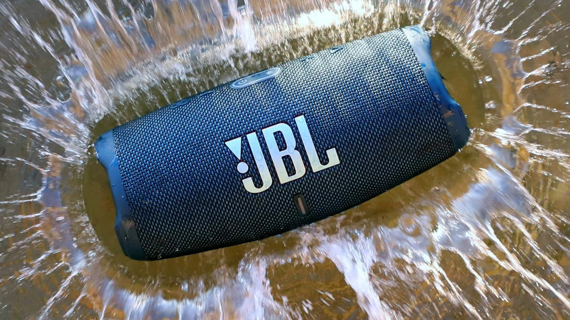 Este altavoz inalámbrico es resistente al agua y al polvo