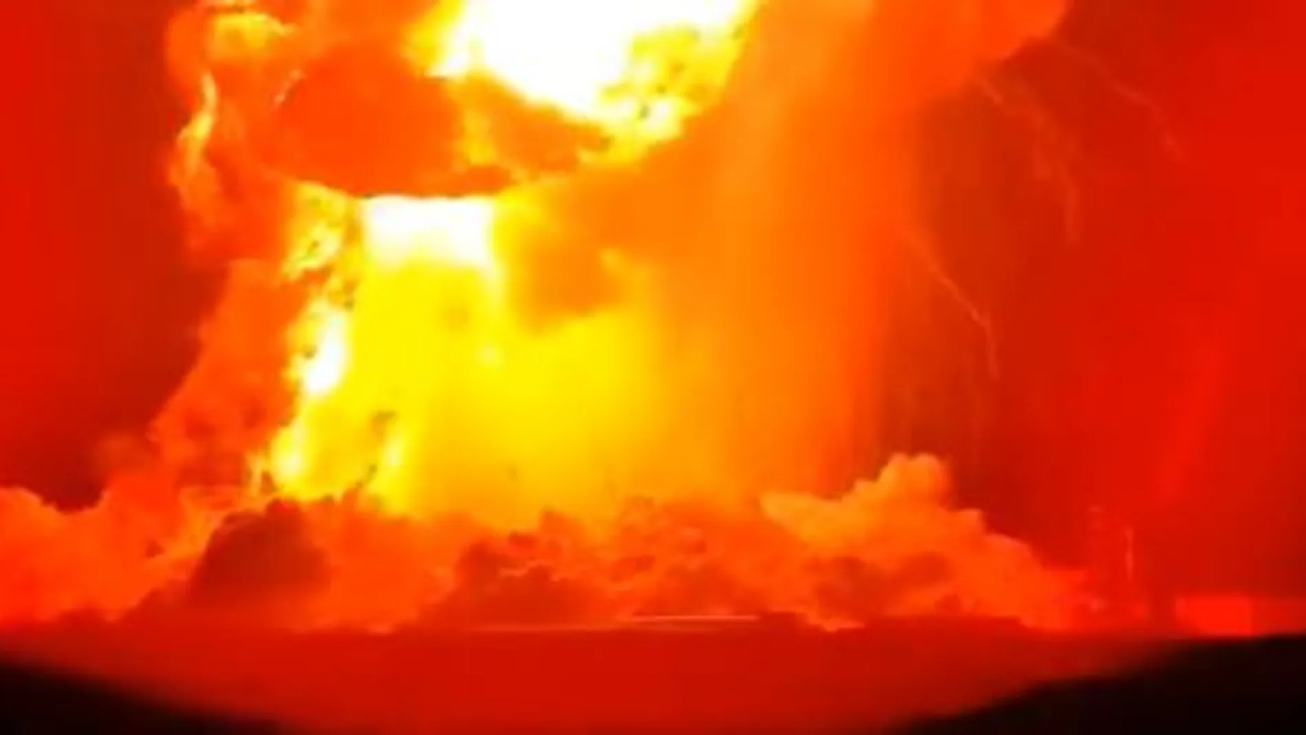 La nave espacial Starship de SpaceX explota en una gran bola de fuego durante una prueba
