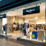 La típica camiseta que no falla con vaqueros o bermudas: Pepe Jeans la tiene al 42%