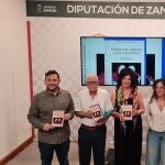 Presentación de la obra por parte de Víctor López, Gerardo González y Juan Manuel Rodríguez