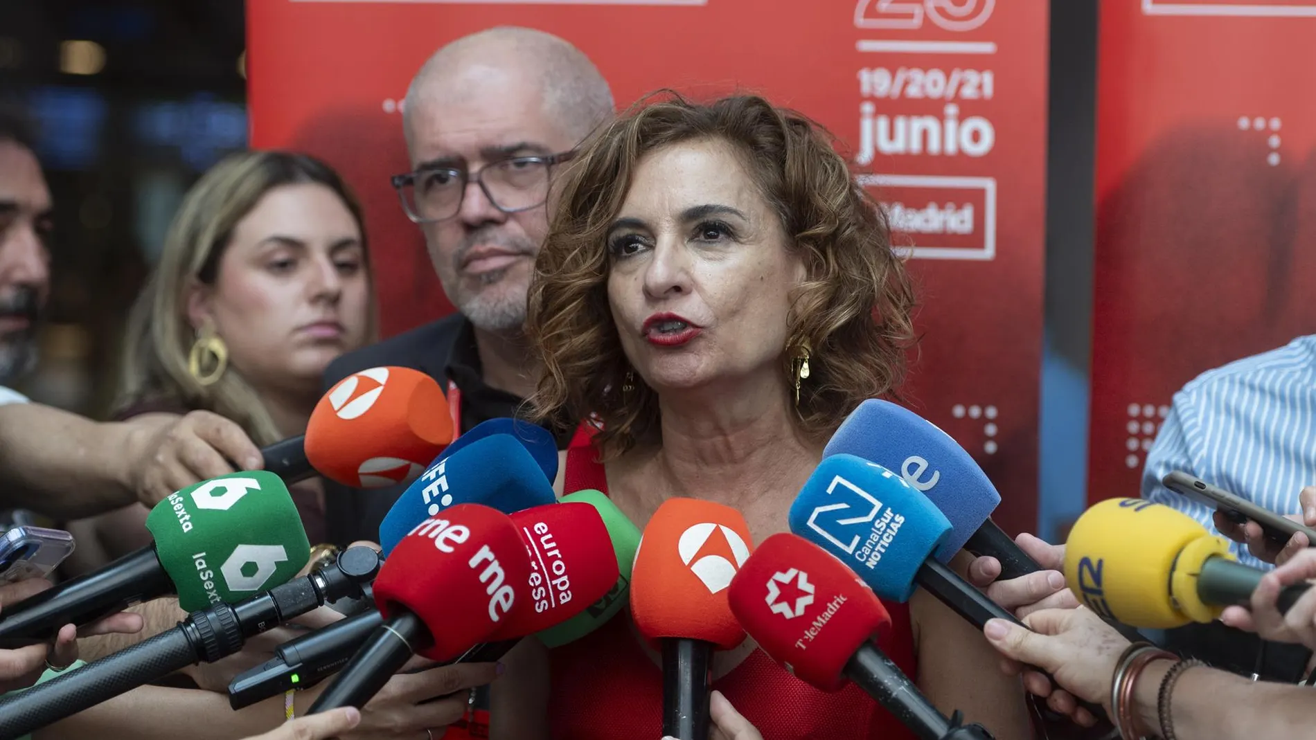 Economía.- Montero asegura que cumplirán con la rebaja de jornada en esta legislatura: "Forzaremos hasta que podamos"