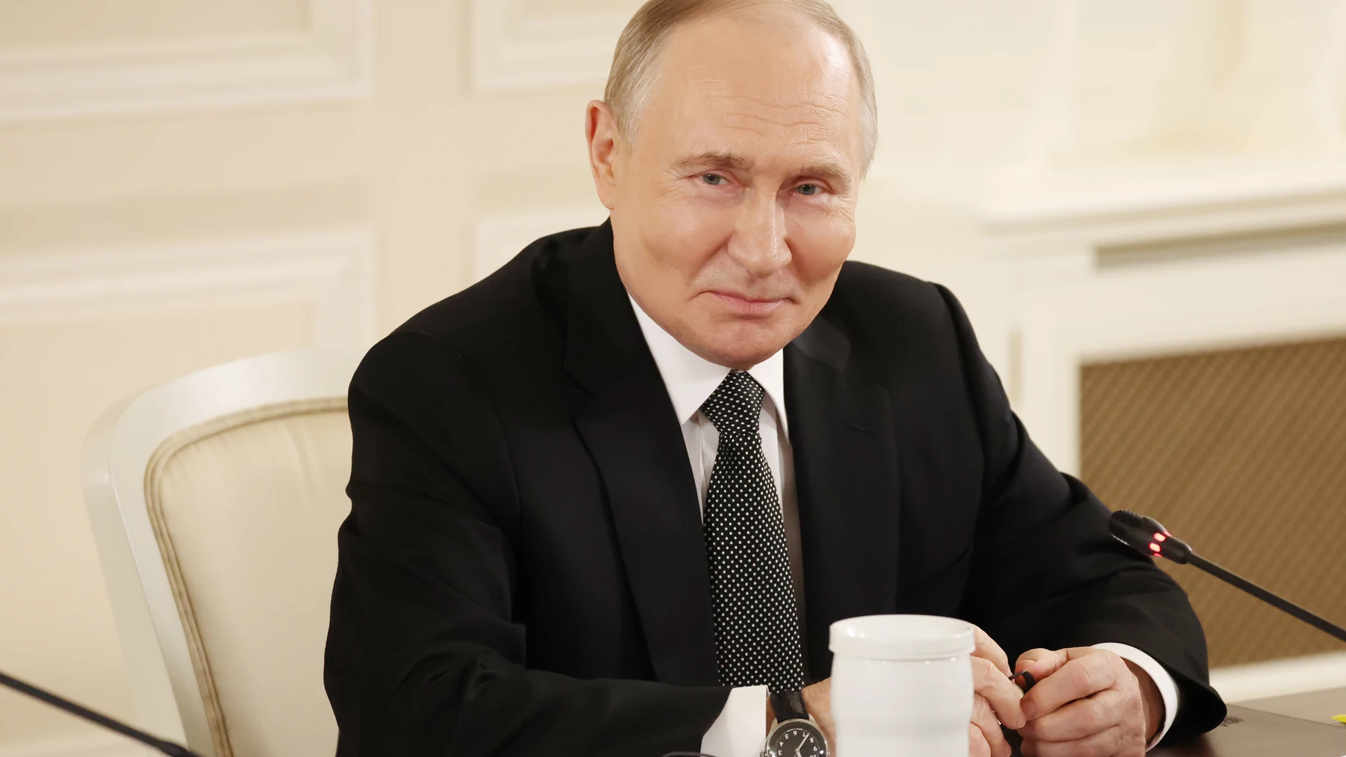 SAN PETERSBURGO (RUSIA), 19/06/2025.- El presidente ruso, Vladímir Putin, durante un encuentro informativo con las principales agencias de noticias internacionales en el marco del Foro Económico de San Petersburgo. EFE/Agencia Tass/ Slava Prokofev//SOLO USO EDITORIAL/SOLO DISPONIBLE PARA ILUSTRAR LA NOTICIA QUE ACOMPAÑA (CRÉDITO OBLIGATORIO)