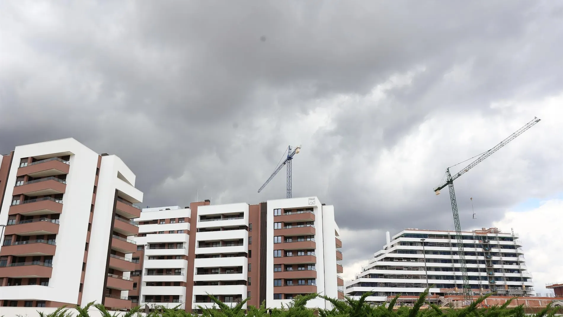 VÍDEO: Economía.- Las hipotecas sobre viviendas suben un 14% en abril y el interés suma tres meses por debajo del 3%
