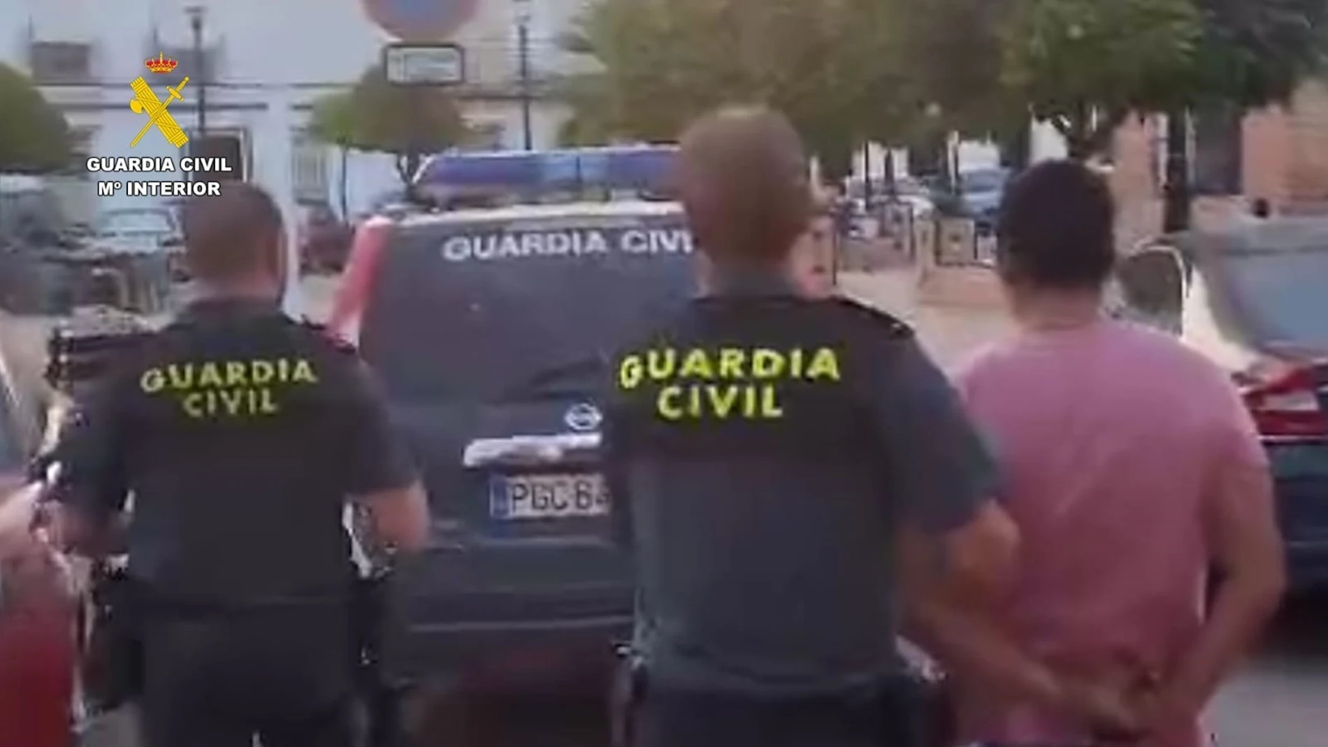 Los agentes detienen a un hombre acusado de robo con violencia en Pilas
