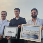 El patrullero de la Armada Tagomago (P-22), con base en Málaga desde 2012, realizó por primera vez un bautismo de mar para miembros de la Congregación de Mena y la Hermandad del Santo Sepulcro