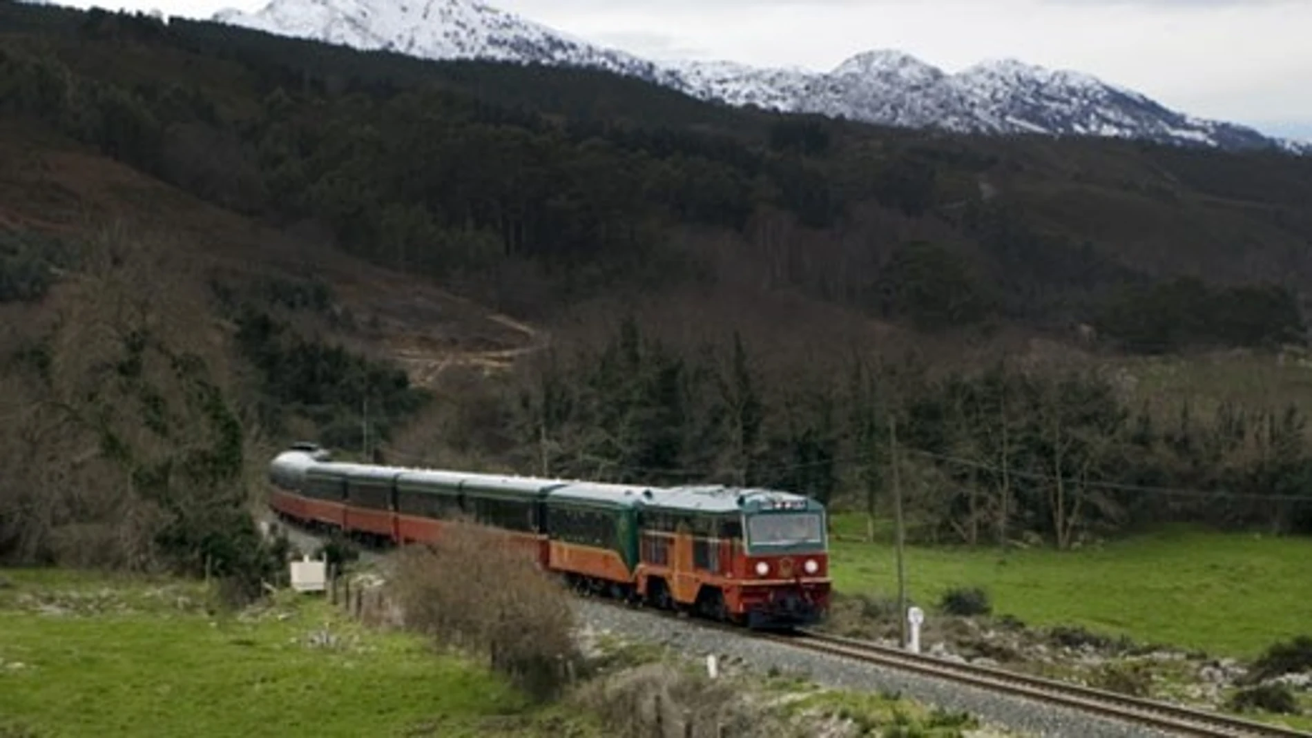 El Expreso de la Robla atraviesa parajes únicos