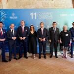 El presidente Alfonso Fernández Mañueco, junto a Alberto Núñez Feijoó, Conrado Íscar e Isidoro Alanís, entre otros, en la clausura del Congreso de Empresa Familiar de Castilla y León