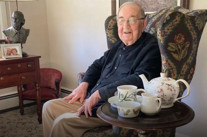 Un hombre de 101 años de edad revela el secreto que le mantiene como una rosa: evita comer este alimento