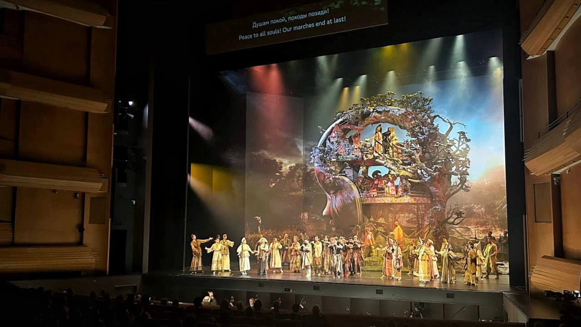 MOSCÚ (RUSIA), 20/06/2025.- El Teatro Mariinski de San Petersbugo estrenó la ópera 'Mandrágora', la primera creada con ayuda de inteligencia artificial (IA), según informó hoy Sberbank, el principal banco ruso y uno de los patrocinadores de este proyecto musical. EFE/Banco Sberbank / SOLO USO EDITORIAL/SOLO DISPONIBLE PARA ILUSTRAR LA NOTICIA QUE ACOMPAÑA (CRÉDITO OBLIGATORIO)