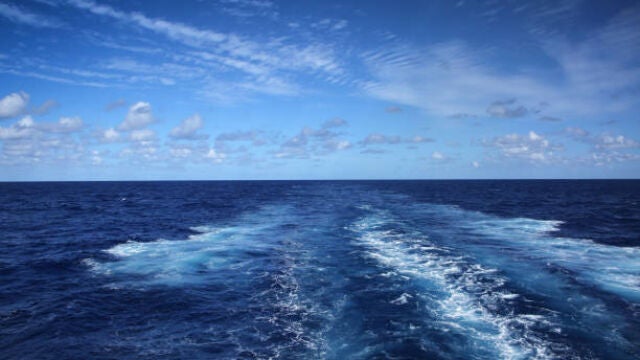 Rescatan a un hombre que intentaba cruzar de Tenerife a Gran Canaria a bordo de un palet de madera