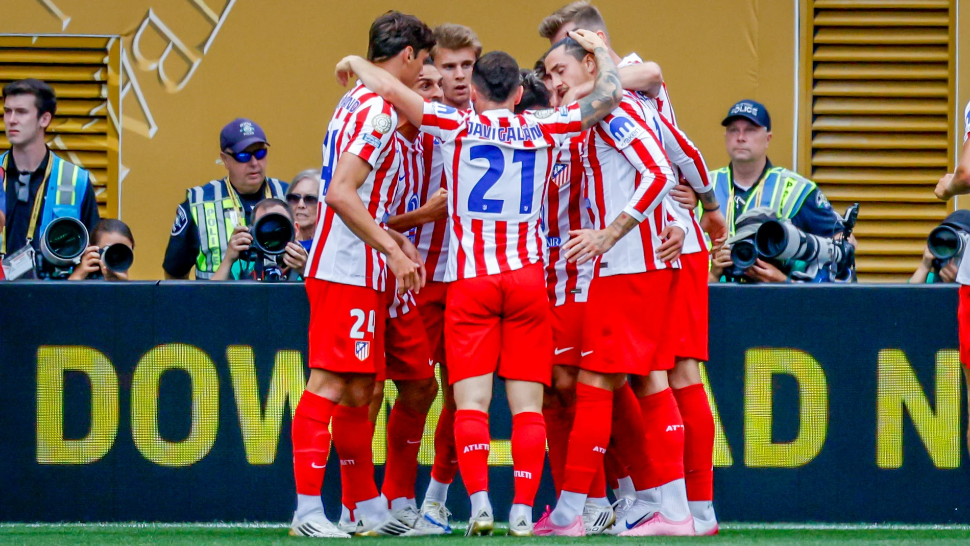 19 June 2025, US, Seattle: Atletico Madrid players celebrate a goal during the FIFA Club World Cup Group B soccer match between Seattle Sounders and Atletico Madrid at Lumen Field in Seattle. Photo: Tom Jones/ZUMA Press Wire/dpa 19/06/2025 ONLY FOR USE IN SPAIN
