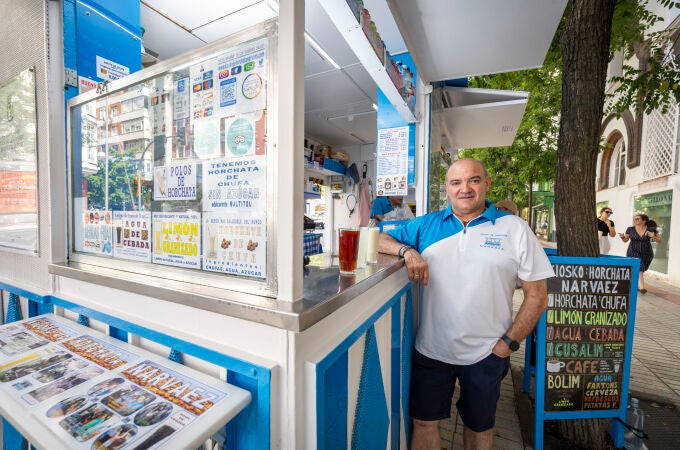 Negocio centenario de Madrid. Kiosko de Horchata Narvaez.Jose Manuel.