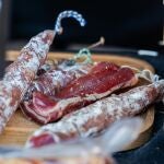 Alerta sanitaria por salmonella en el fuet de dos conocidas marcas: comunidades y lotes afectados