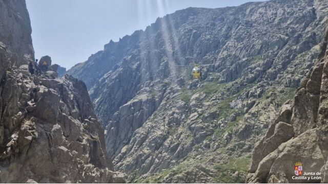 Rescate del helicóptero de Protección Civil en la Cuerda de Los Galayos