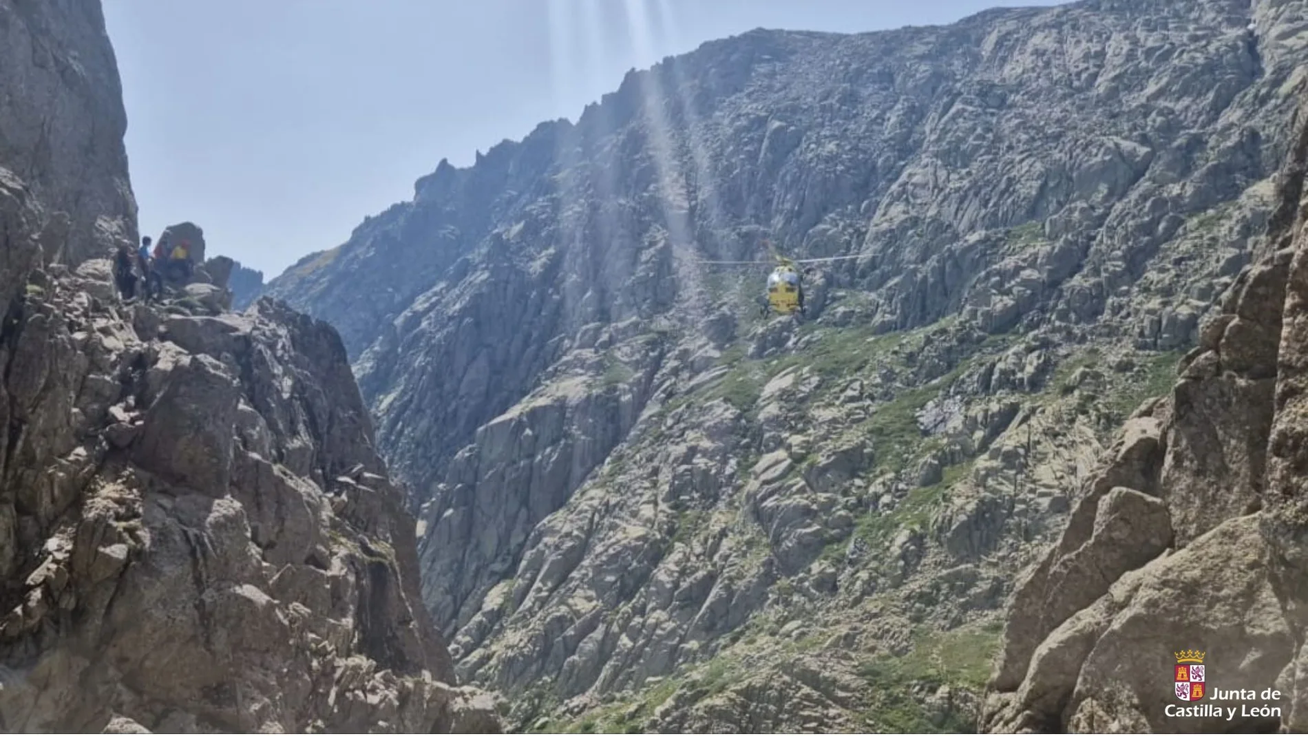 Rescate del helicóptero de Protección Civil en la Cuerda de Los Galayos