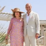 Ana Rosa Quintana y el estilismo ideal para la boda de su hijo en El Palmar
