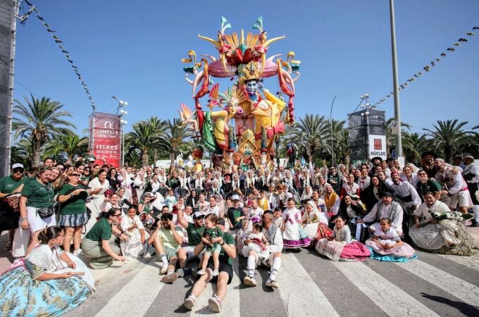Baver Els Antigons, primer premio de Especial en las Hogueras de Alicante