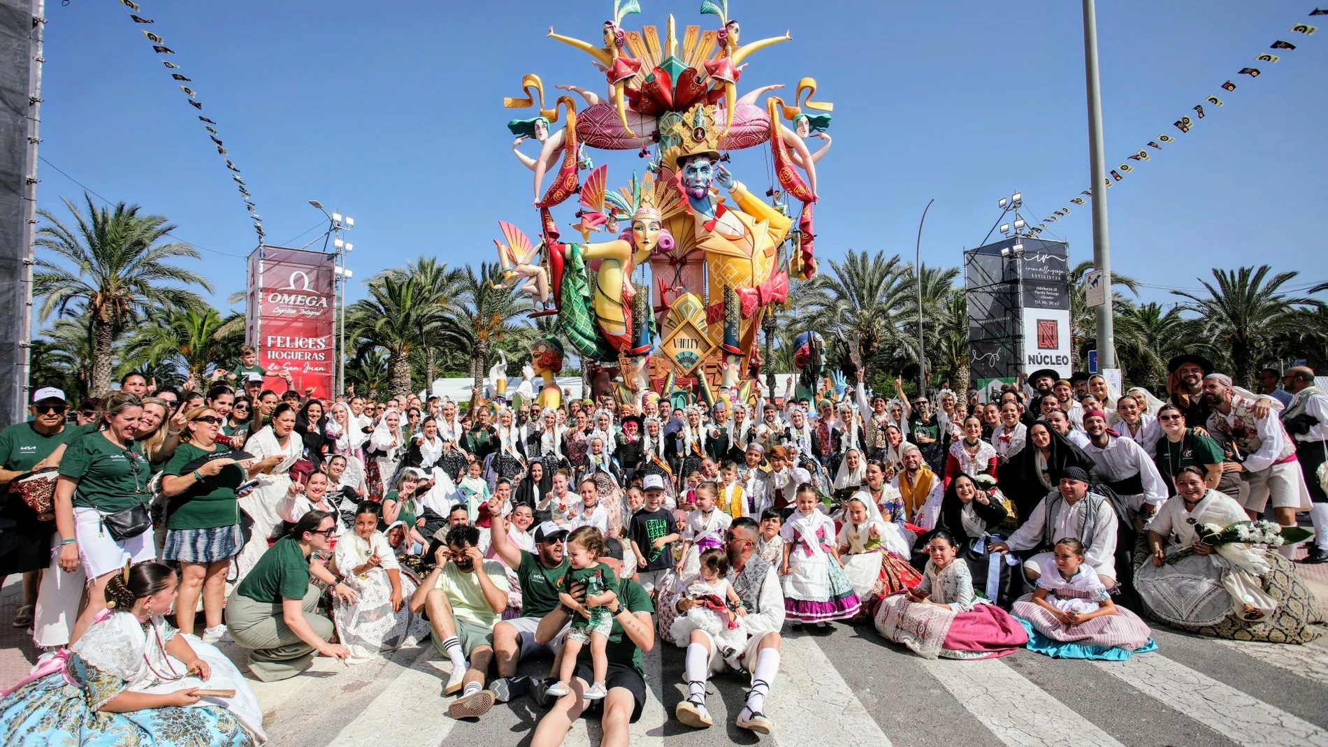 Baver Els Antigons, primer premio de Especial en las Hogueras de Alicante