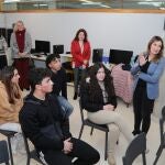 La consejera de Educación, Rocío Lucas, durante una reciente visita a un centro de FP de Palencia
