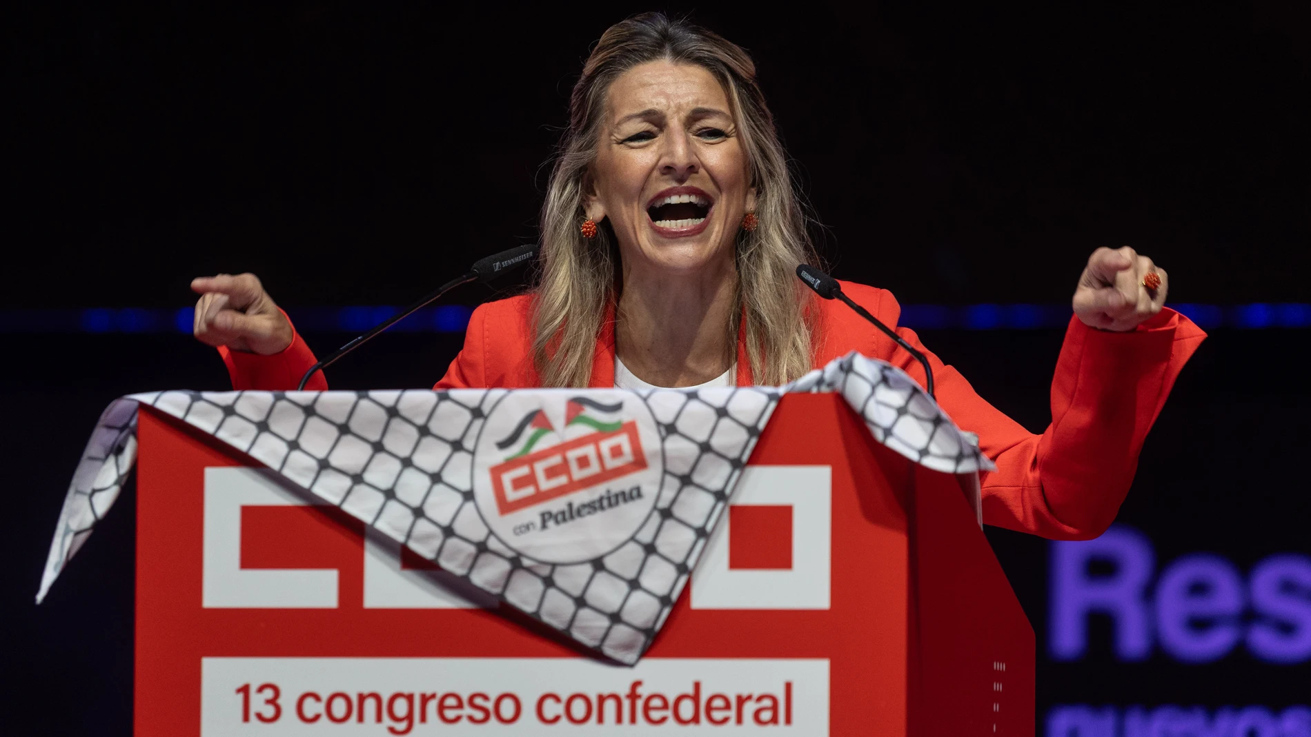 La vicepresidenta segunda y ministra de Trabajo, Yolanda Díaz, interviene durante la clausura del 13º Congreso Confederal de CCOO, en el Marriott Auditorium Hotel & Conference Center, a 21 de junio de 2025, en Madrid (España). Comisiones Obreras ha celebrado, desde el pasado 19 de junio hasta hoy, su 13º Congreso Confederal bajo el lema ‘Respuestas, nuevos retos, misma lucha’ con la participación de 750 delegados. 21 JUNIO 2025;SINDICATO;13;CONGRESO;CCOO Alejandro Martínez Vélez / Europa Pr...
