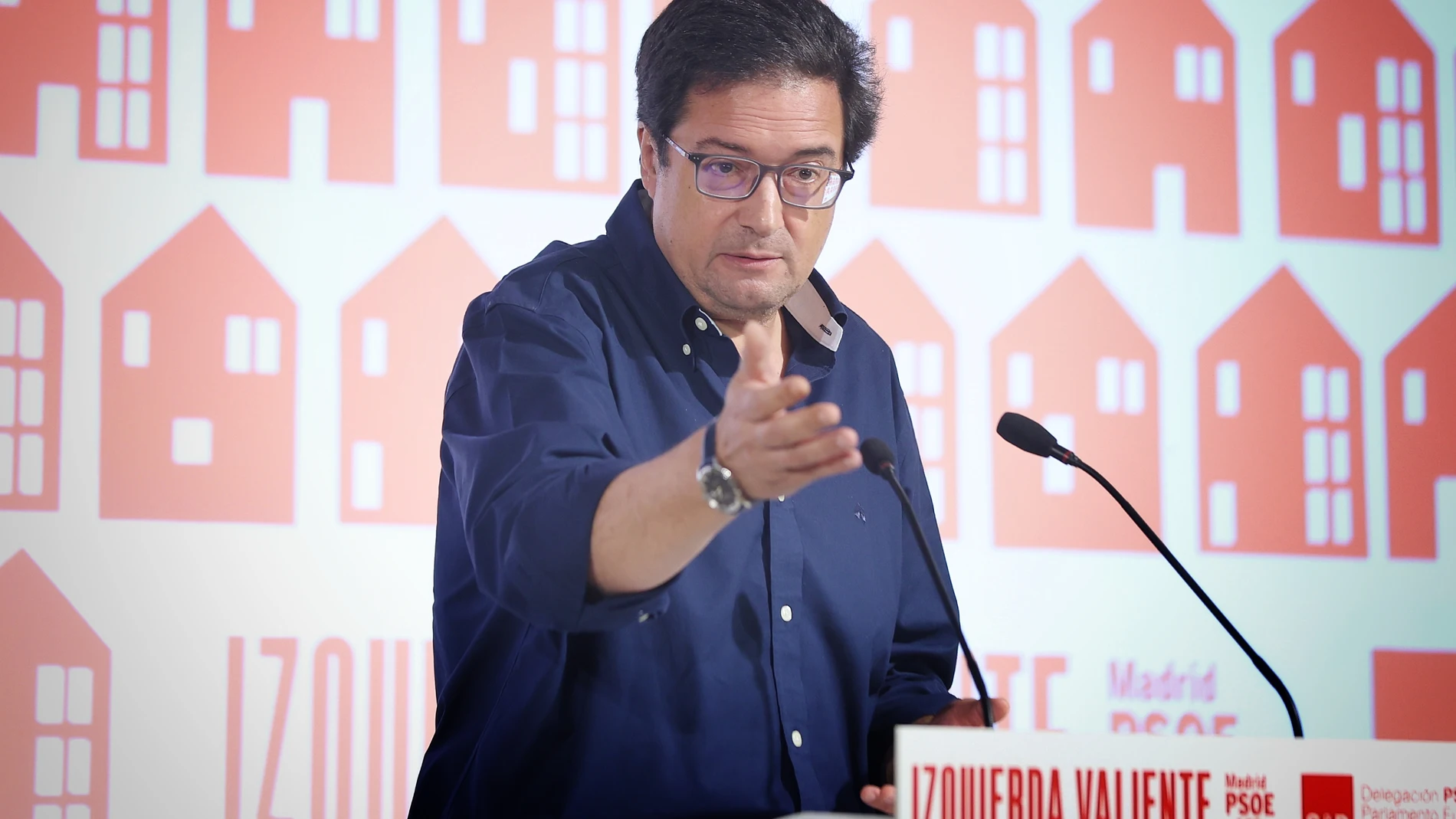 El secretario general del PSOE de Madrid, Óscar López, López entiende que las CCAA "lloren"