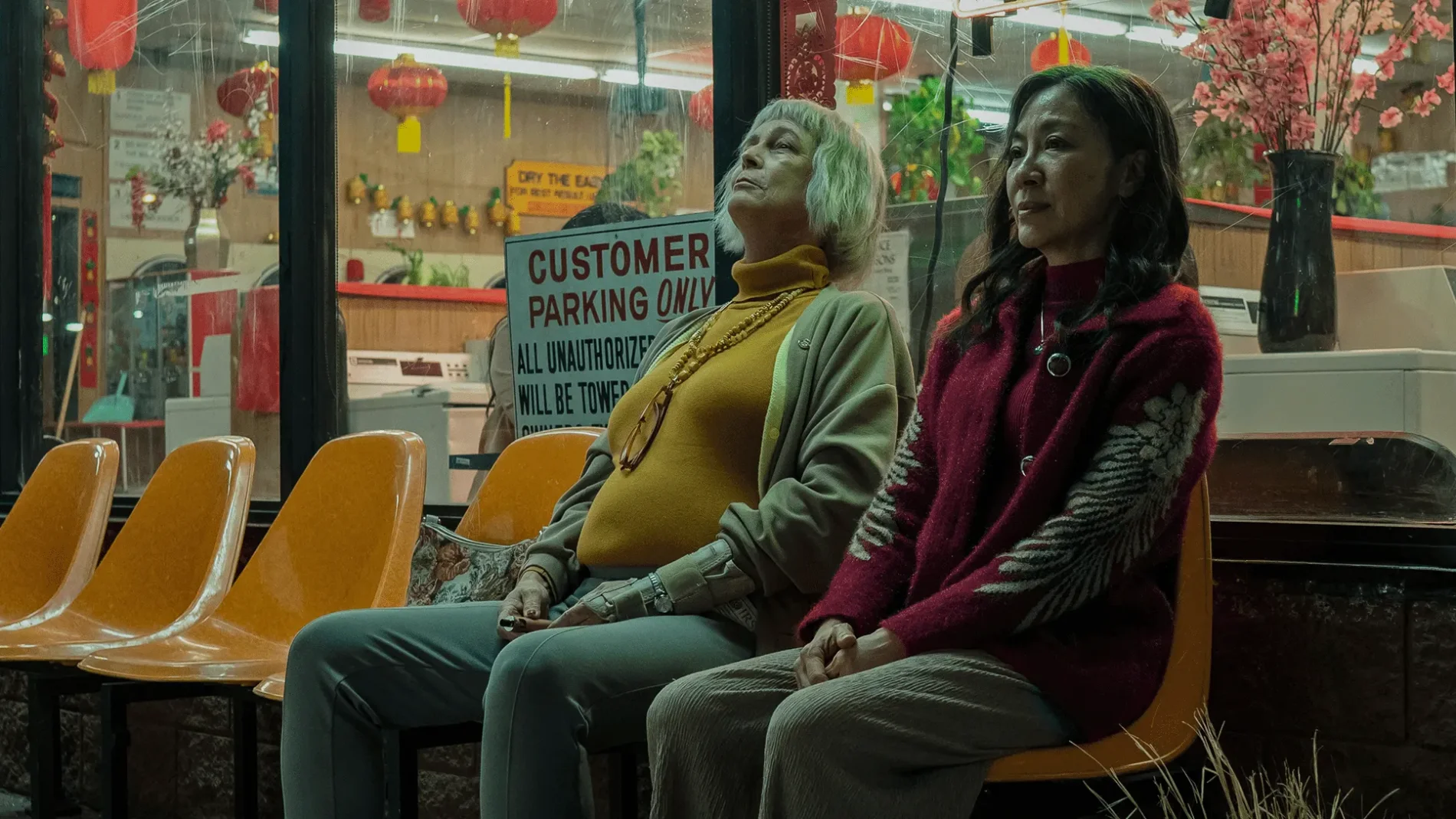 Jamie Lee Curtis y Michelle Yeoh comparten más de una escena