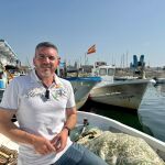 El senador del PP, Antonio Luengo, en la costa de la Región de Murcia