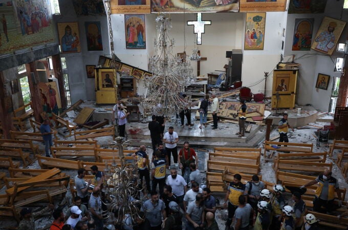 Daños causados en el atentado contra una iglesia cristiana en Damasco