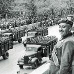 Franco, en uno de los Desfiles de la Victoria en los que marchaban las tropas anualmente 