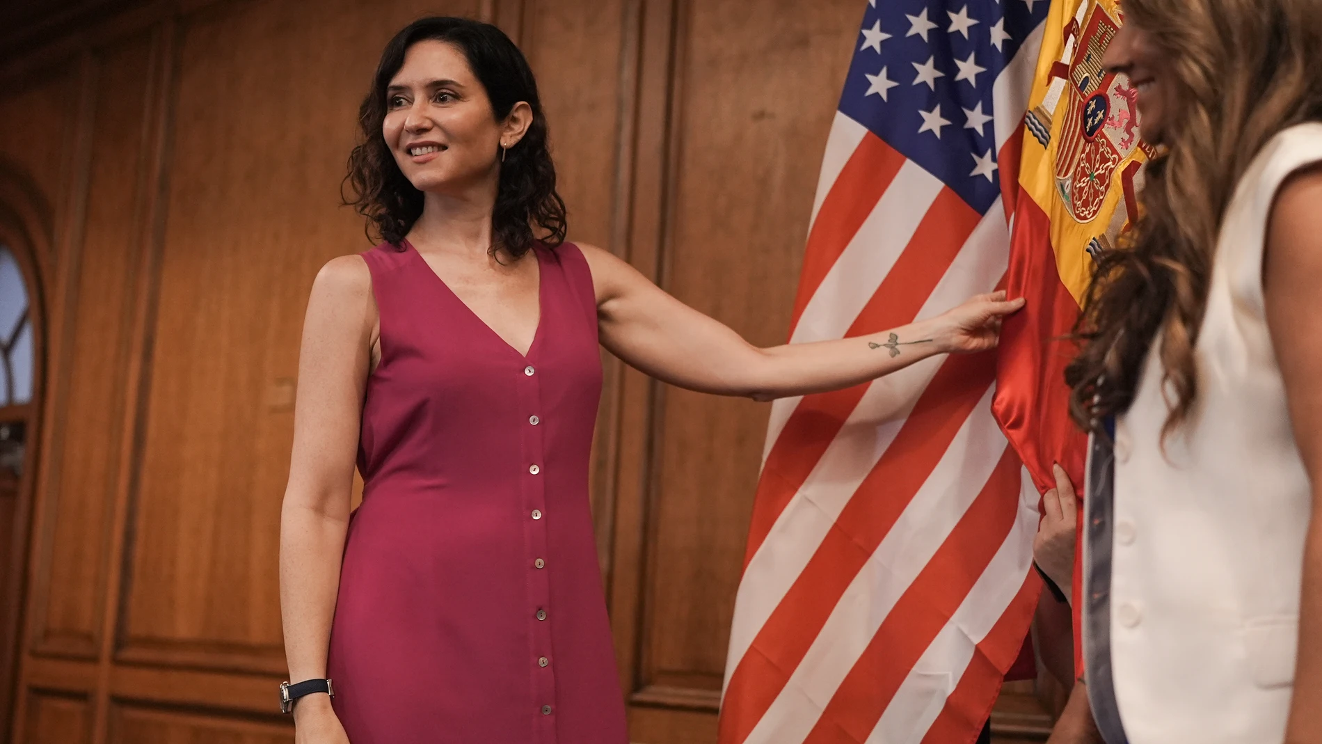MIAMI, 22/06/2025.- La presidenta de la Comunidad de Madrid, Isabel Díaz Ayuso, participó este domingo en un encuentro con estudiantes hispanos y representantes de la colonia española en Miami, en el que promocionó la universidad pública madrileña y buscó oportunidades de inversión y colaboración, en el marco de su viaje oficial a Estados Unidos. EFE/Comunidad de Madrid SOLO USO EDITORIAL/SOLO DISPONIBLE PARA ILUSTRAR LA NOTICIA QUE ACOMPAÑA (CRÉDITO OBLIGATORIO)