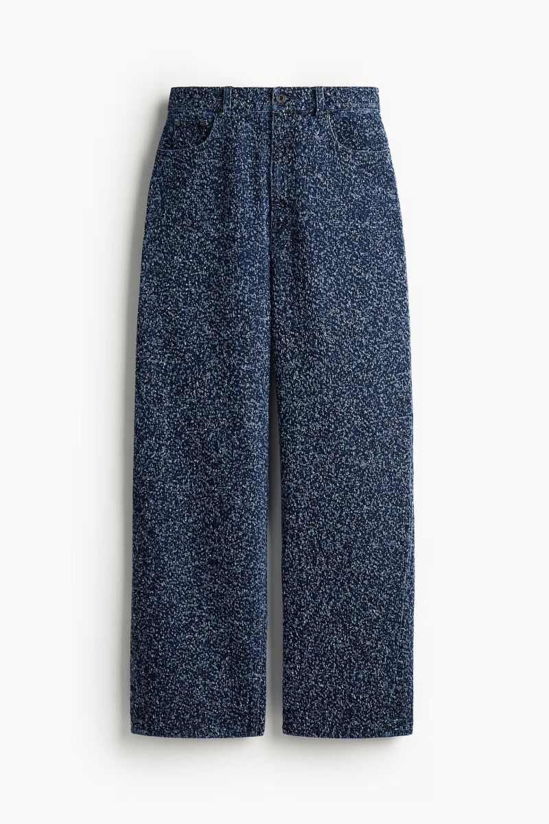 Vaquero amplio en denim bouclé.