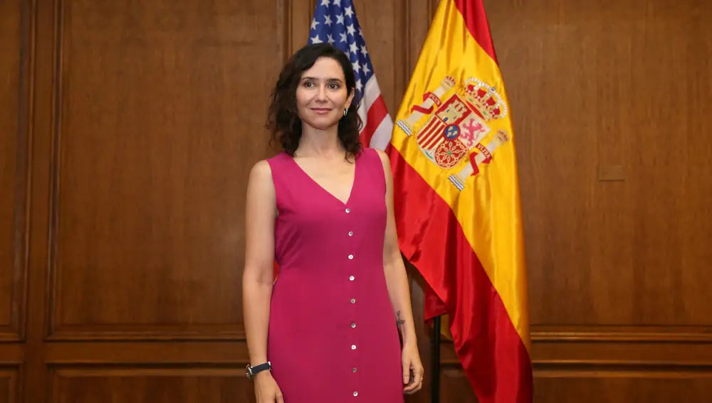 Ayuso elogia la universidad pública madrileña en Miami entre tensiones por la ley Lesuc