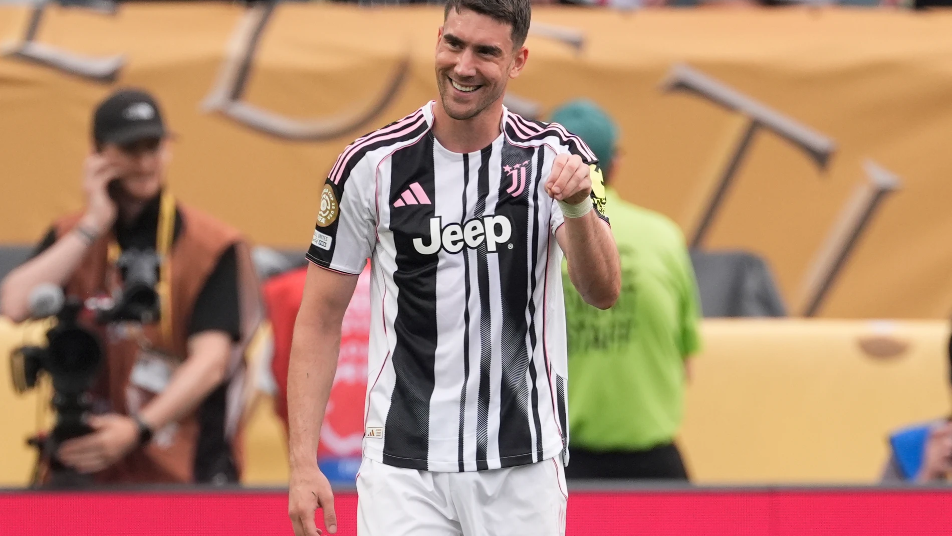 Juventus' Dusan Vlahovic reacts after scoring from a penalty kick during the Club World Cup Group G soccer match between Juventus and Wydad AC in Philadelphia, Sunday, June 22, 2025. (AP Photo/Chris Szagola)
