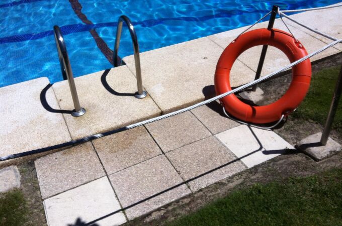 Sucesos.- Fallece un hombre de 56 años en una piscina comunitaria de Alcossebre (Castellón)