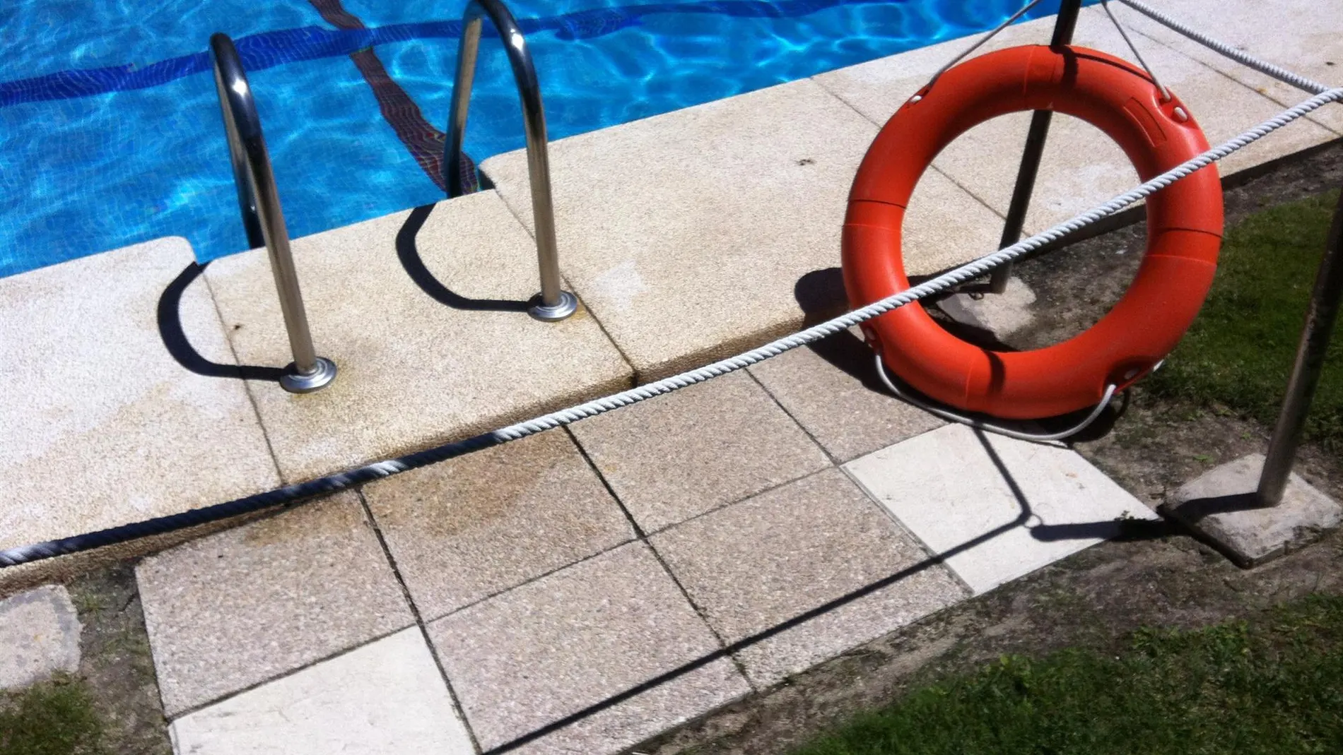 Sucesos.- Fallece un hombre de 56 años en una piscina comunitaria de Alcossebre (Castellón)
