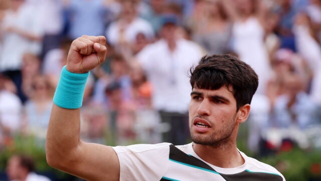 Alcaraz llega a Wimbledon como campeón en Queen's